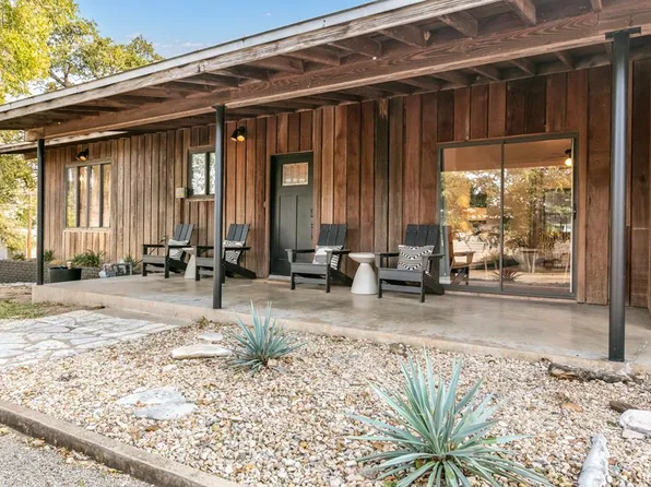 804 Henrietta St, Fredericksburg, TX 78624