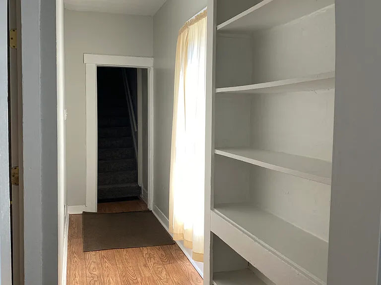 211 Burns Ave — Photo 6