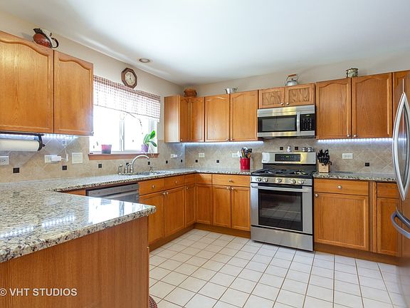 4th image of 625 Northwind Ln