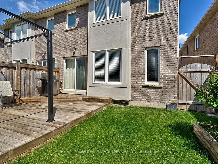 4227 Cole Cres — Photo 16
