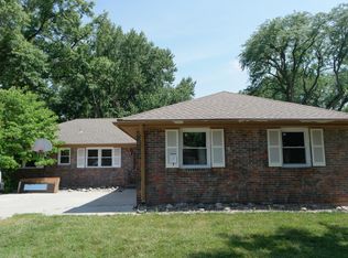 3715 W 50th St, Roeland Park, KS 66205