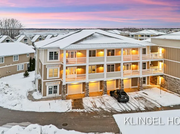 930 W Savidge St #2, Spring Lake, MI 49456