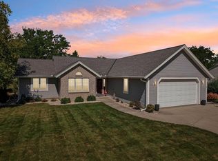 8700 W Elm Ct, Franklin, WI 53132