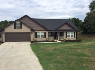 240 Doris Ann Ct, Wellford, SC 29385