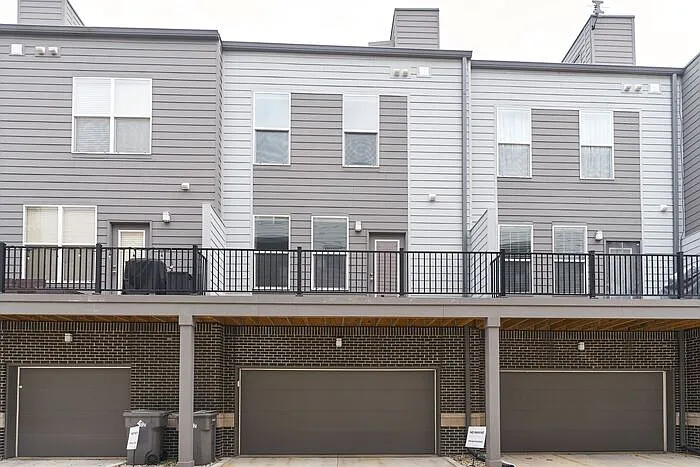 727 Perth Ln — Photo 23
