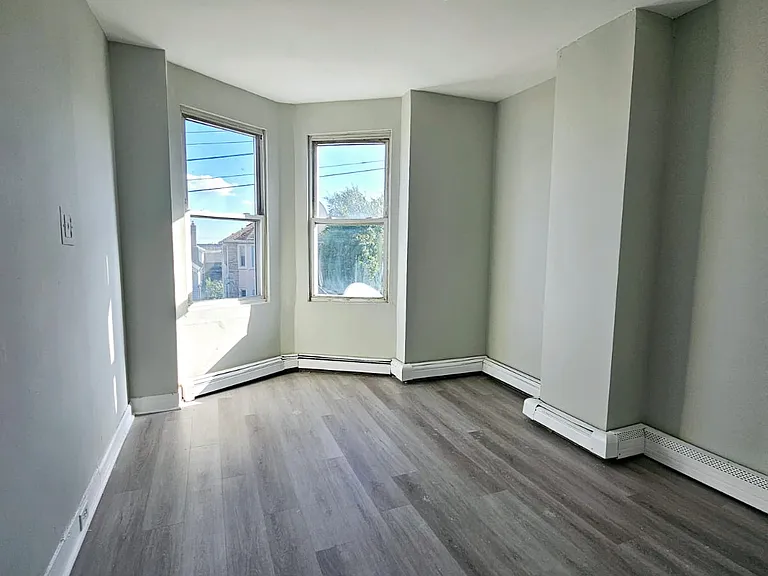 316 Warren St #3 — Photo 4