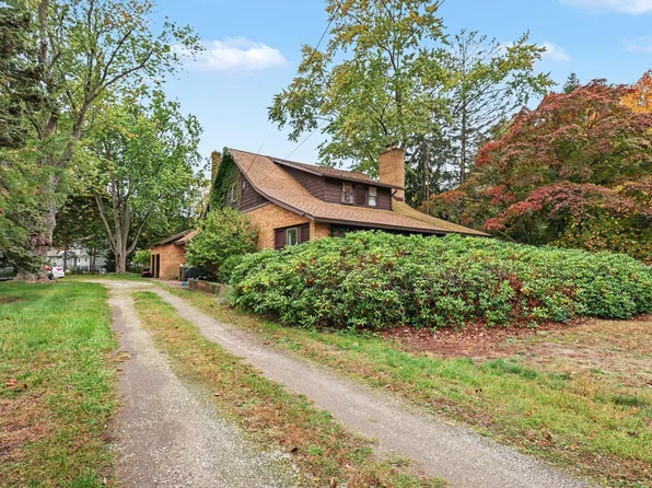 1739 Hendrick Rd, Muskegon, MI 49441