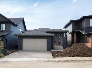 145 E Creekstone Hl SW, Calgary, AB T2X5G6