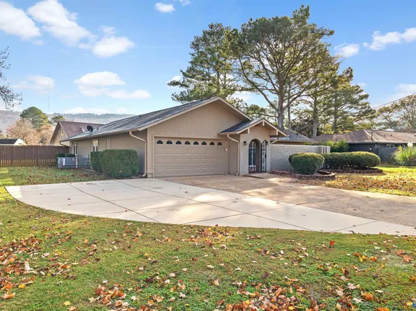 10111 Nadina Dr SE, Huntsville, AL 35803