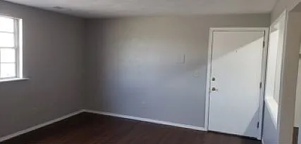 1217 W Chestnut St — Photo 5