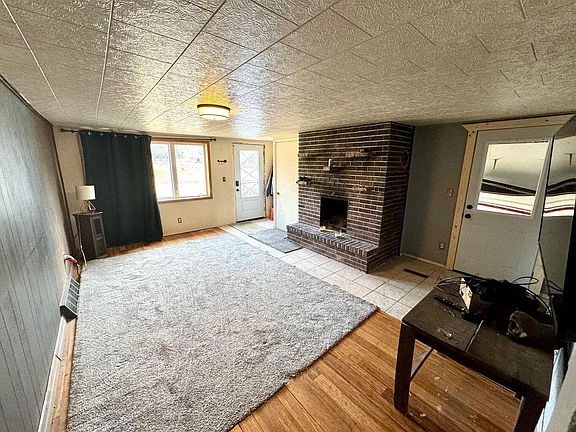 5th image of 205 Juneau STREET