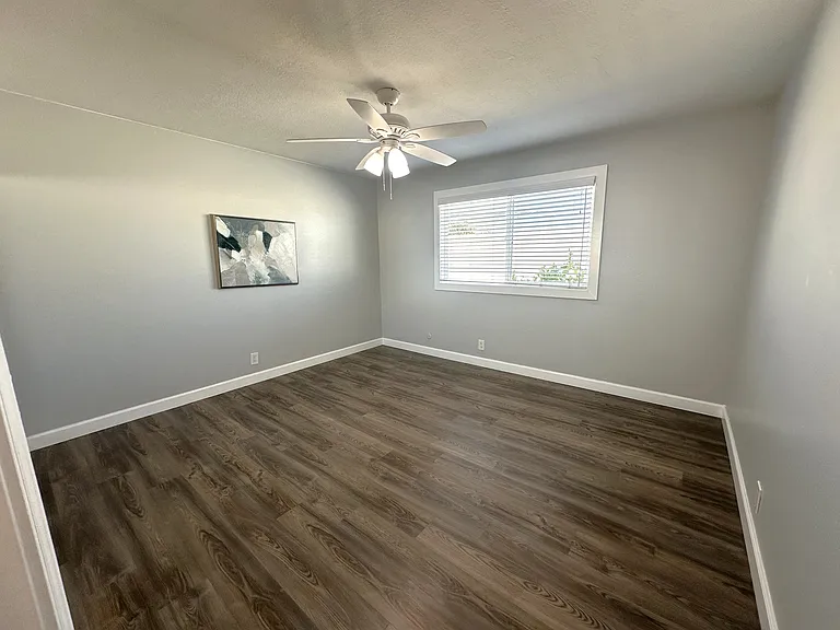Marquis Apartments — Photo 25