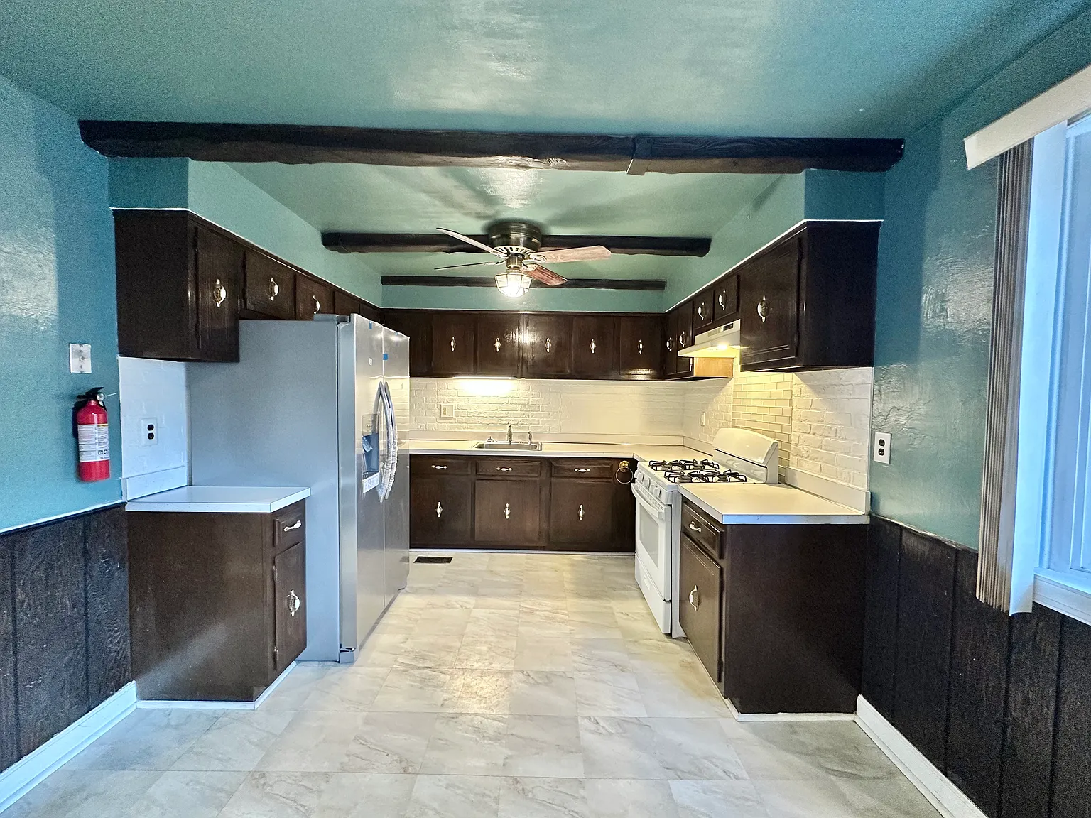 3 bed, 1100 sqft, $1,900 — Photo 4