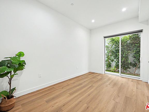 3rd image of 1907 S Corning St #1