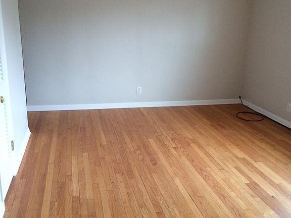 3rd image of 97 Macdougal Pl APT 2