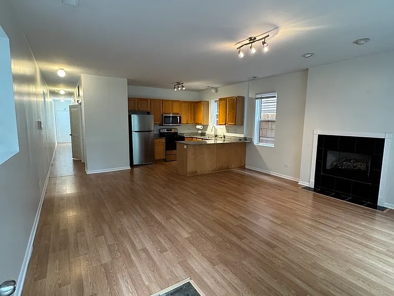 903 N Richmond St #1 — Photo 3