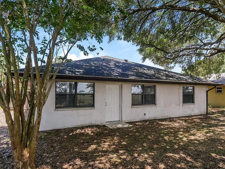 104 Daisy Dr SE — Photo 16