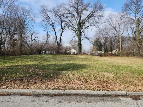 9053 Bobb Ave, Saint Louis, MO 63114