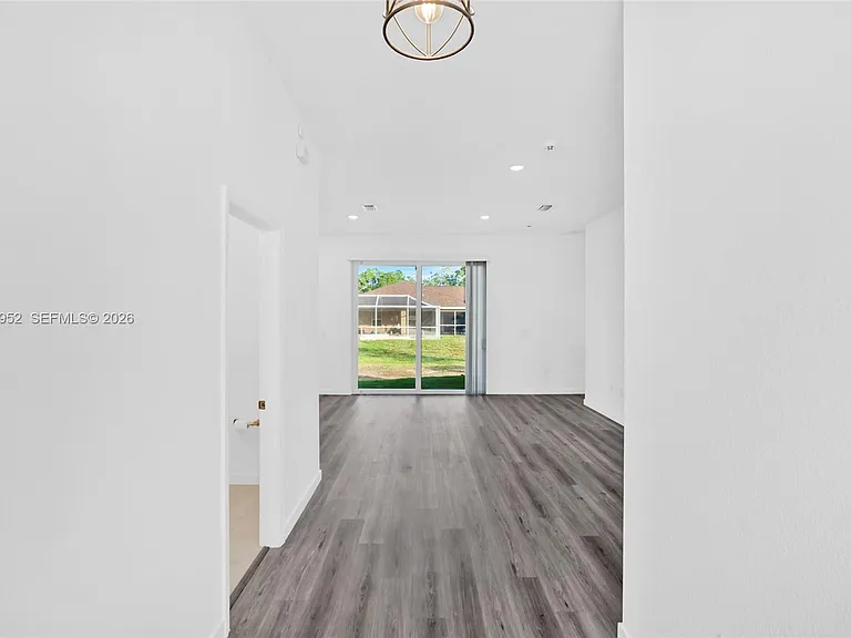 719 Little Rock St E — Photo 7