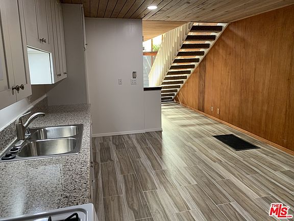 4th image of 1850 Pandora Ave #2