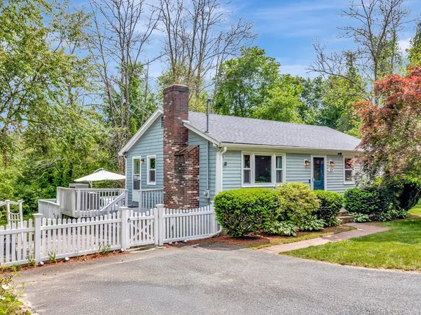 124 Barrows St, Norton, MA 02766
