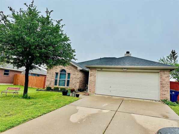 1112 Whispering Mdws, Crowley, TX 76036