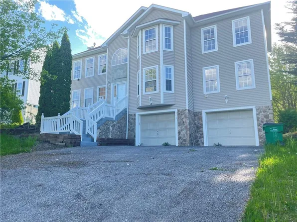 204 E Meadow Wind Lane, Newburgh, NY 12550