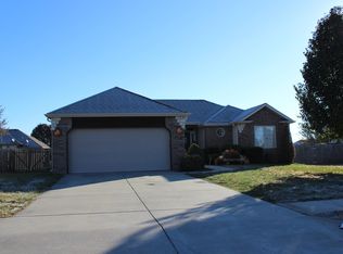 700 N Lexington Ave, Republic, MO 65738