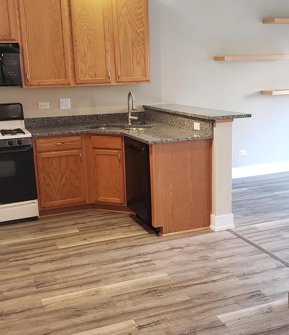 3 bed, 2.5 bath, 1650 sqft, $2,800 — Photo 2