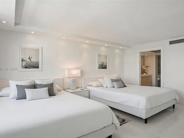6770 Indian Creek Dr #5M — Photo 22