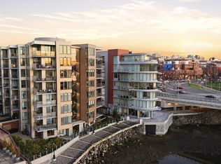 1628 Store St #725, Victoria, BC V8W 0E3