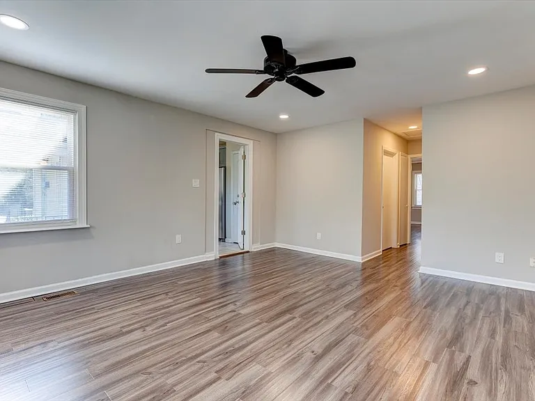 1242 Fordham Rd — Photo 30