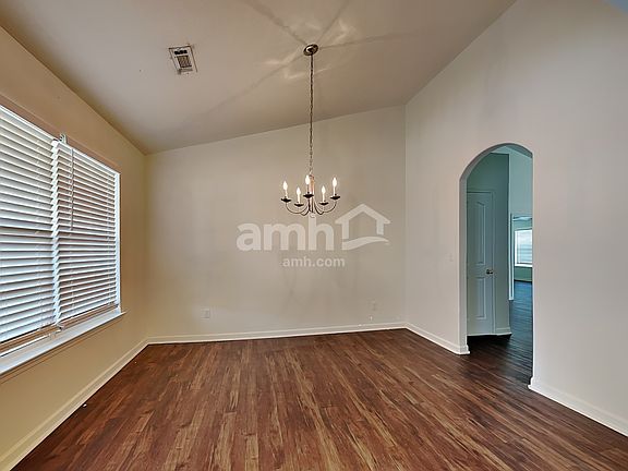 5th image of 406 Melbourne Ln