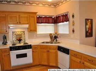 7321 Robinson Dr, Denham Springs, LA 70706