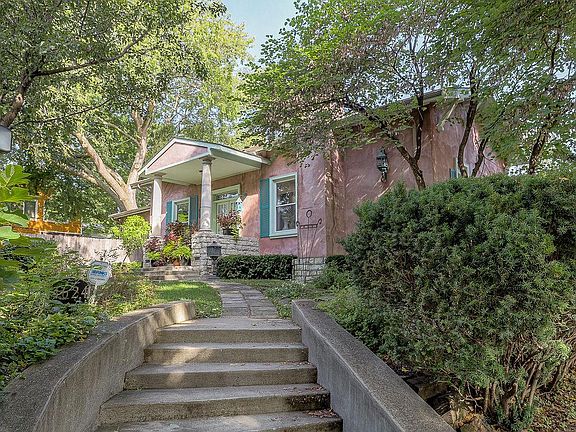 2nd image of 4624 Mercier St