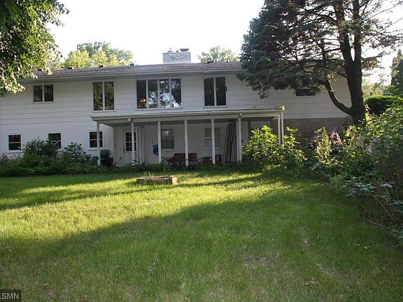 2nd image of 412 5th St NE