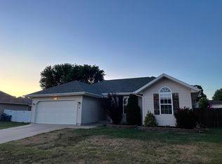 2629 E Logan St, Republic, MO 65738