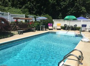 469 Farnham Ave, Lodi, NJ 07644
