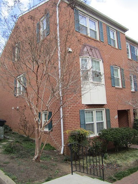 All Brick End Unit With Bay Window