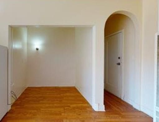 5th image of 21 Westminster Ave APT 210