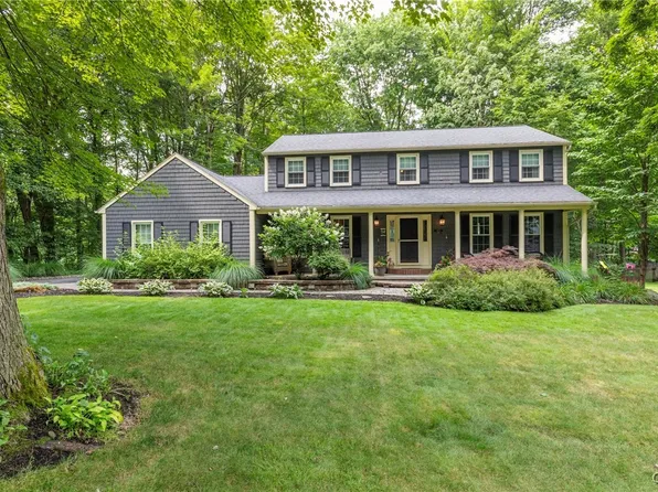 3430 Stanford Dr, Baldwinsville, NY 13027