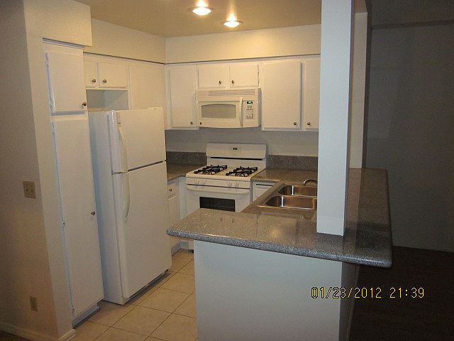 1st image of 13610 Moorpark St APT 202