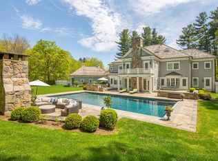 160 Golden Pond Ln, Fairfield, CT 06824