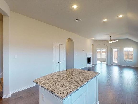 4th image of 1121 Diamond Dove Dr