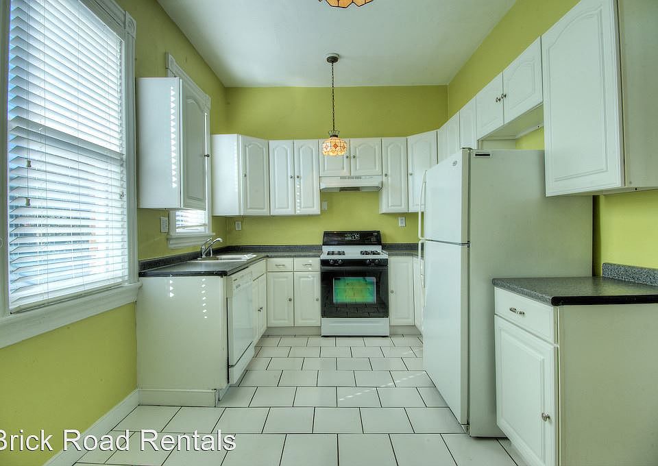 1st image of 407 N Davis Ave