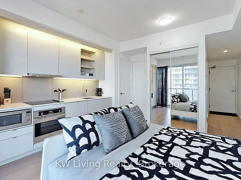 101 N Peter St #3202 — Photo 1