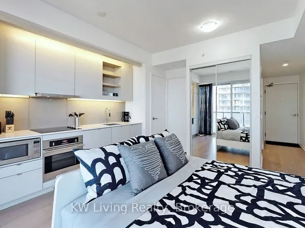 101 N Peter St, Toronto, ON