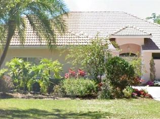 5470 Golf Pointe Dr, Sarasota, FL 34243