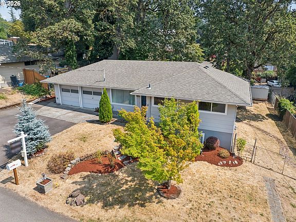 3rd image of 4598 SE Whipple Ave