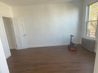 60-29 54th St #3, Maspeth, NY 11378